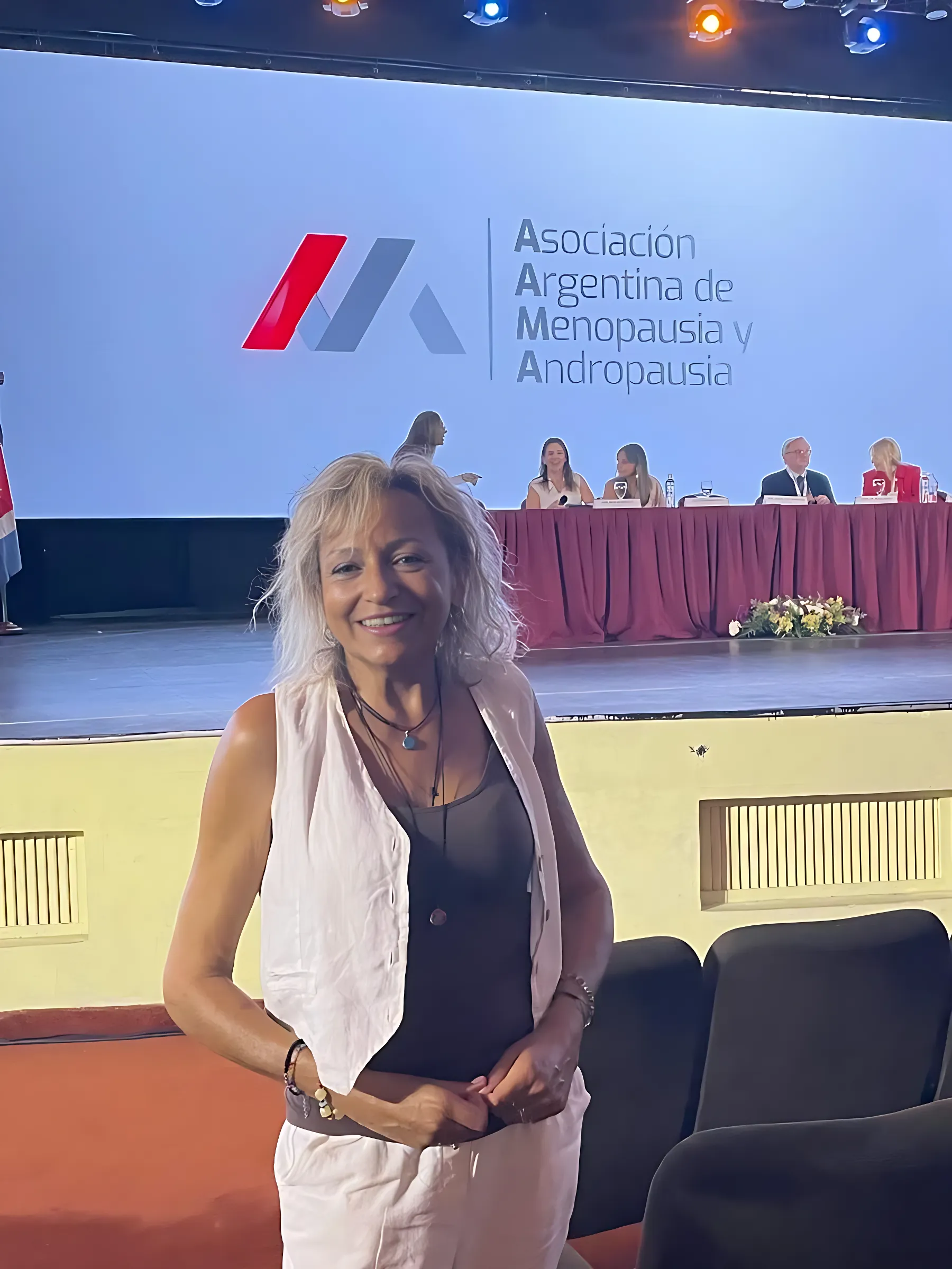 Dra. Silvia Vildoza - Especialista en TRHB